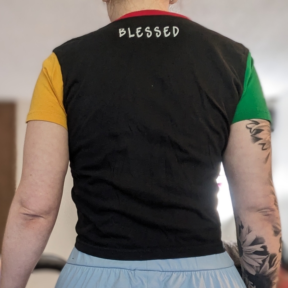 5/$25🌻 90's style color block tee - Picture 2 of 3